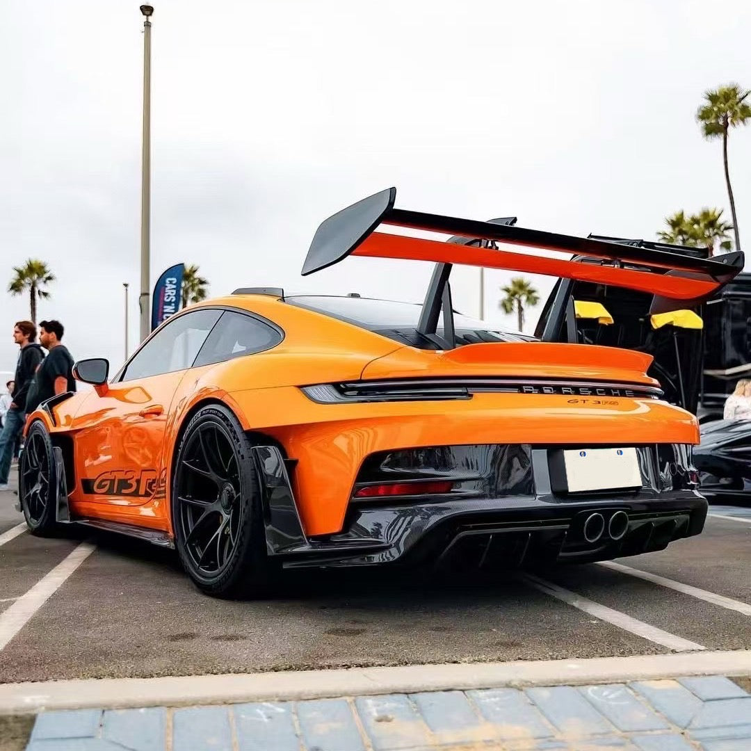 Porsche 992 GT3RS carbon pack