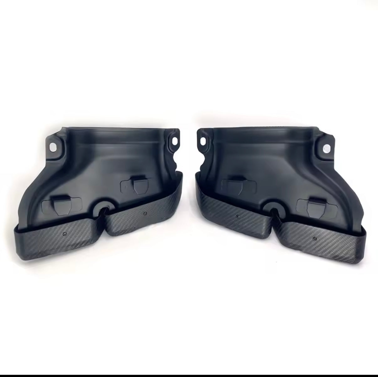 C63 AMG W205 carbon exhaust tips